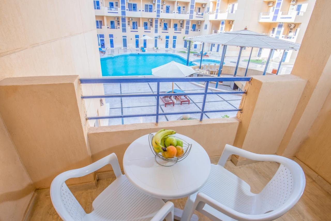 Pool View With Balcony Near El Gouna Apartment Hurghada Exterior photo