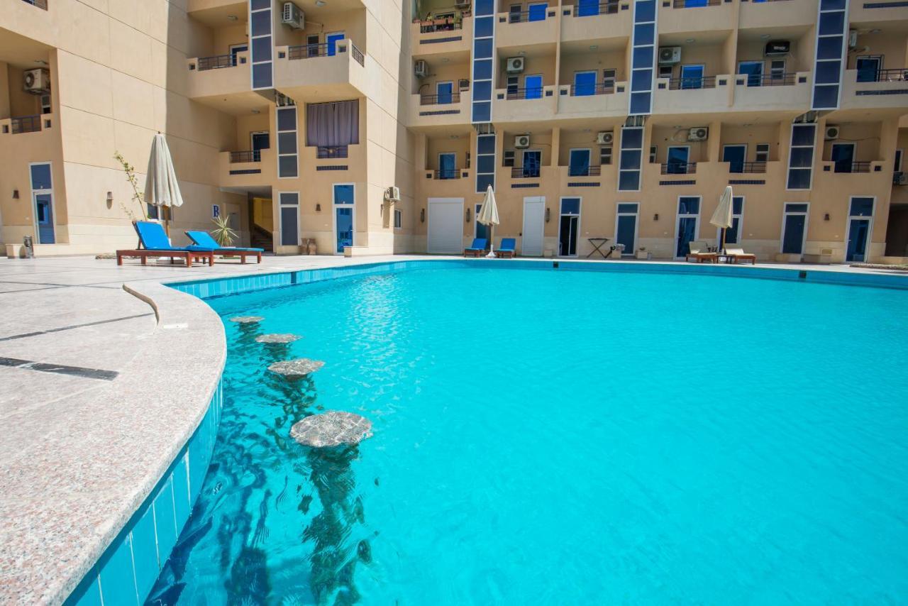 Pool View With Balcony Near El Gouna Apartment Hurghada Exterior photo