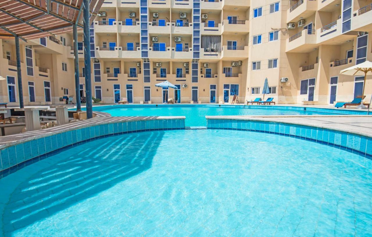 Pool View With Balcony Near El Gouna Apartment Hurghada Exterior photo