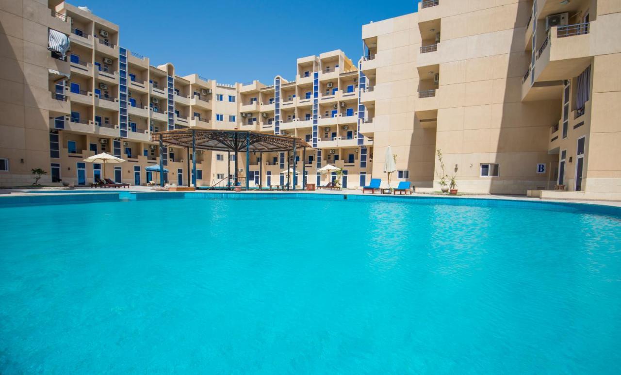 Pool View With Balcony Near El Gouna Apartment Hurghada Exterior photo