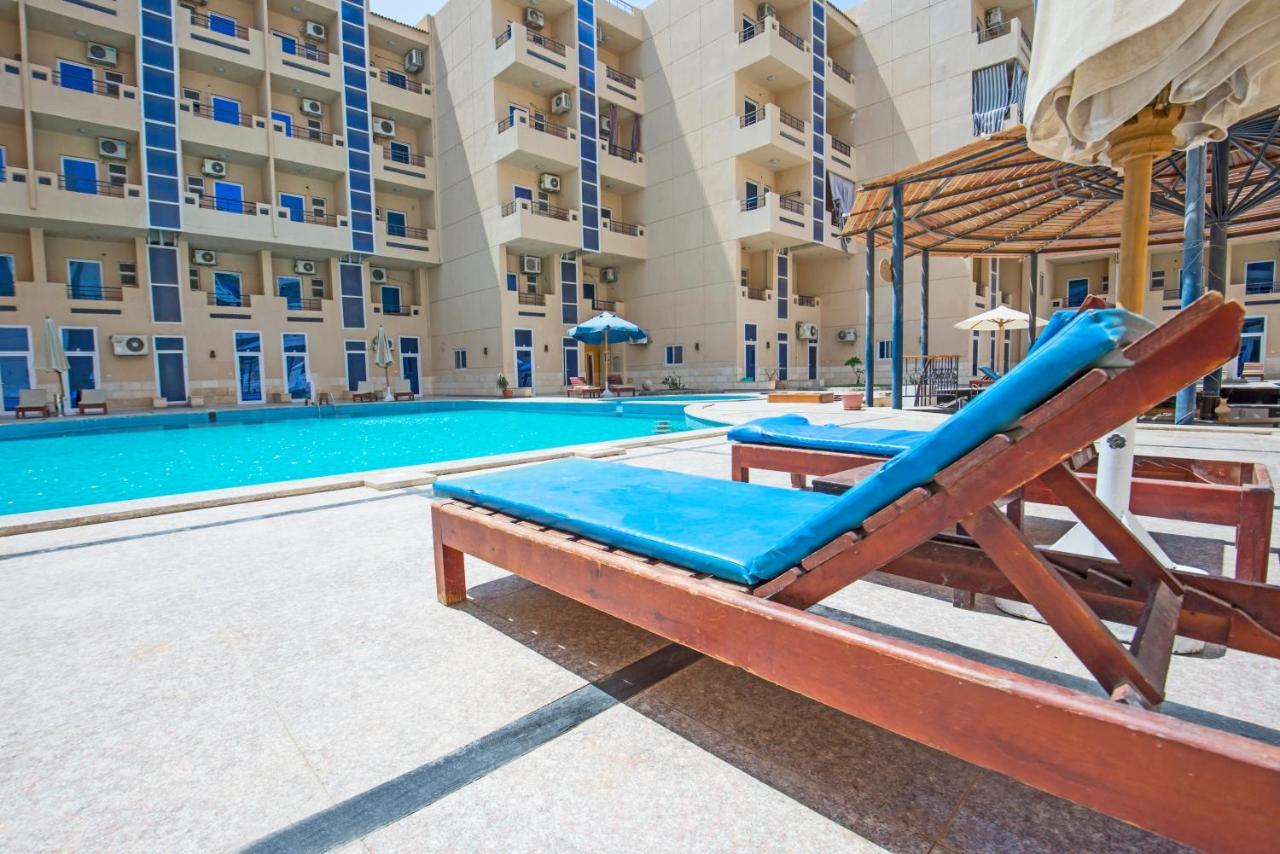 Pool View With Balcony Near El Gouna Apartment Hurghada Exterior photo