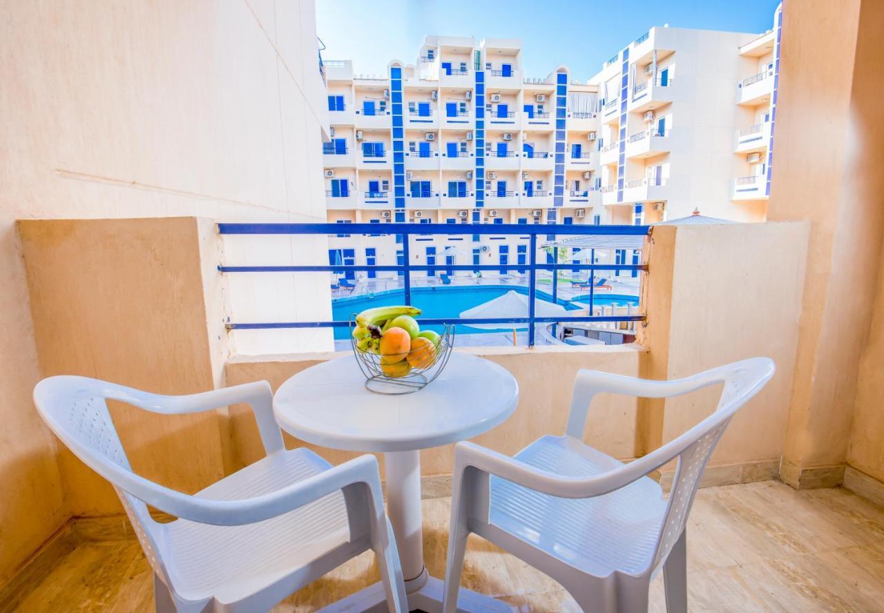 Pool View With Balcony Near El Gouna Apartment Hurghada Exterior photo