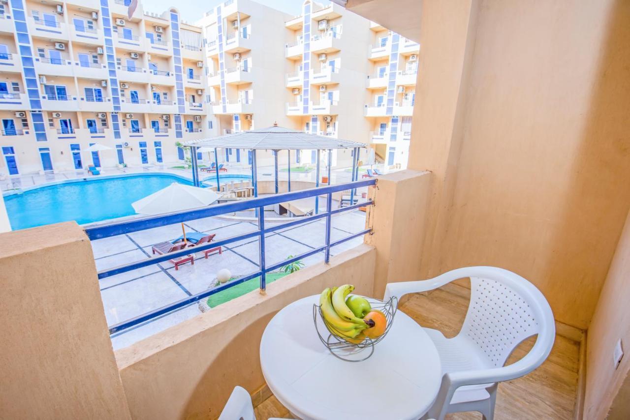 Pool View With Balcony Near El Gouna Apartment Hurghada Exterior photo